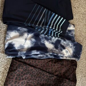 Old Navy Active Powersoft Leggings - Blue and White